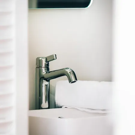 Cozy With Private Terrace شقة