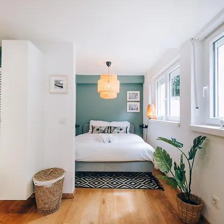 Cozy With Private Terrace Apartment *