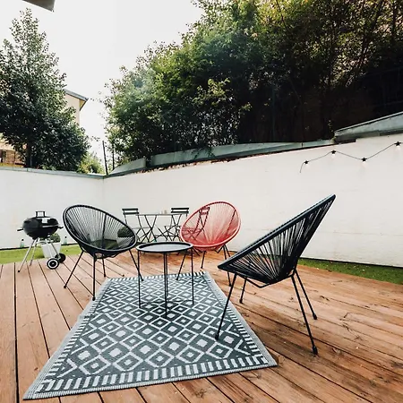 Cozy With Private Terrace Apartment