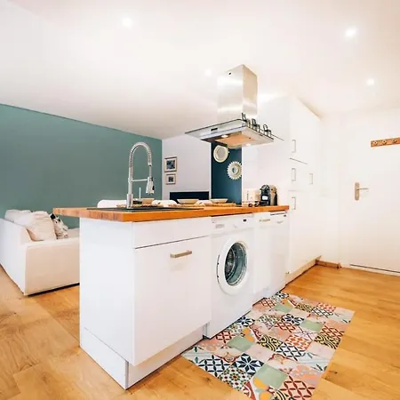 Cozy With Private Terrace