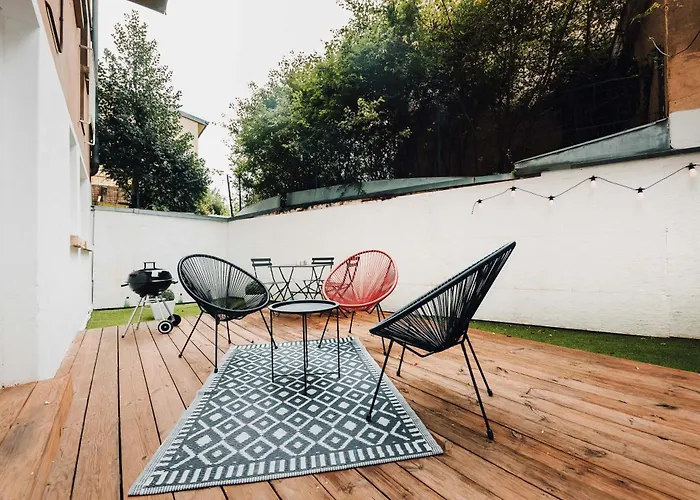 Cozy With Private Terrace Апартаменты