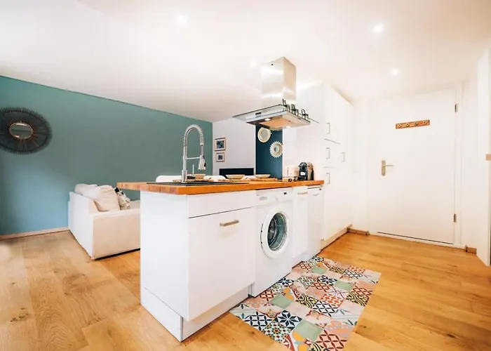 Cozy With Private Terrace